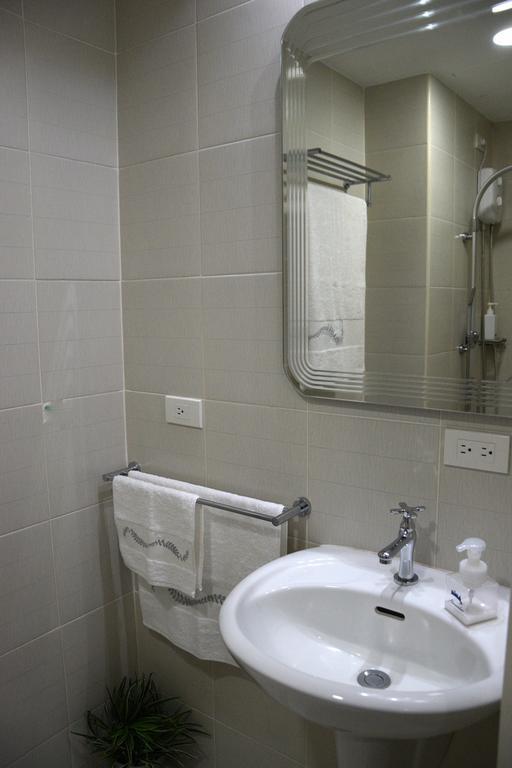 Jazz Makati Luxury Apartment Manila Exterior foto